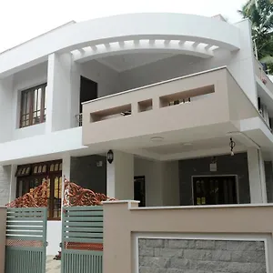  Bed & Breakfast Moksha Homestay